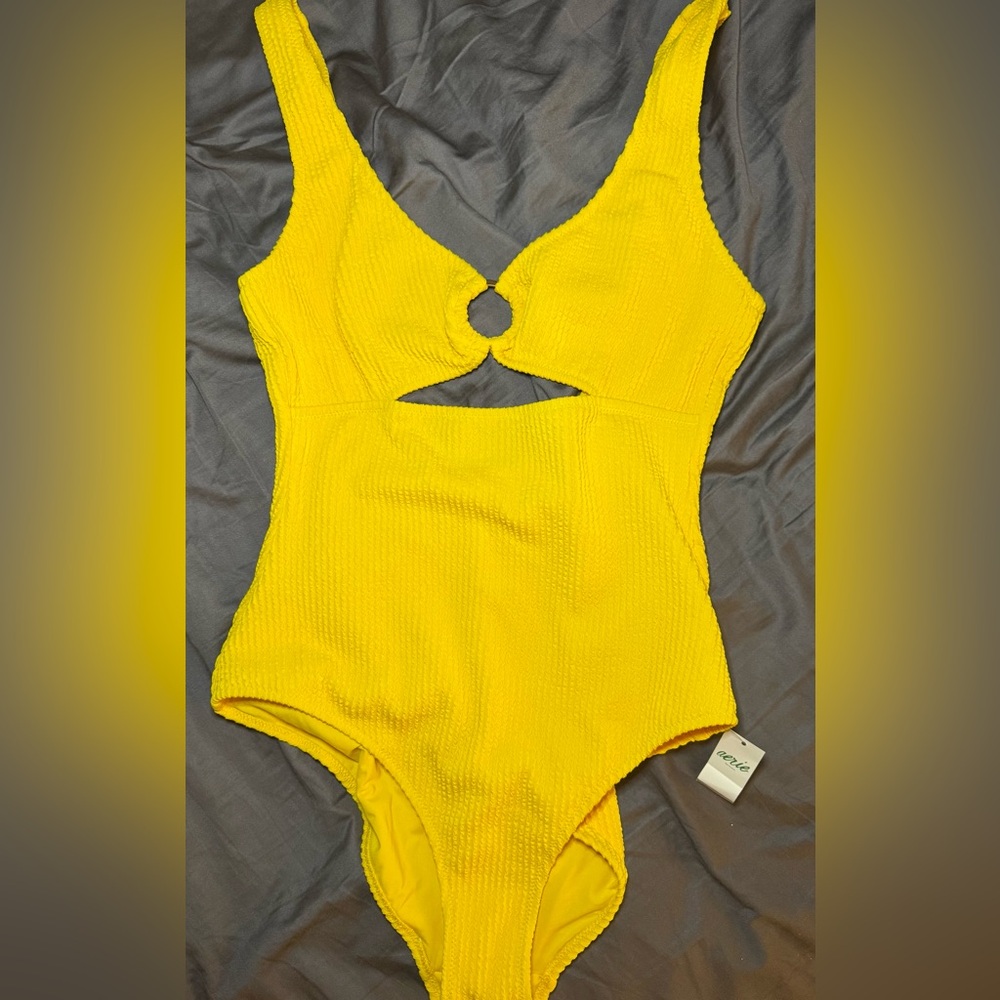 Aerie Crinkle Keyhole One Piece Swimsuit Women’s M Yellow - NWT Full Coverage